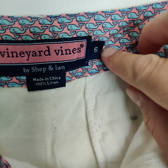 Vineyard Vines 100% linen shorts - Picture 2 of 5